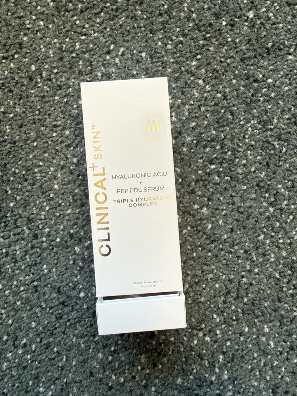 Hyaluronic Acid + Peptide Serum – White
